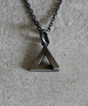 ANIKULAPO × rehacer Triangle necklace
